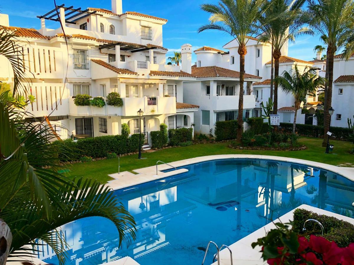 Ab Properties: Design Penthouse with Pool View in Marbella's Golden Mile Exterior photo